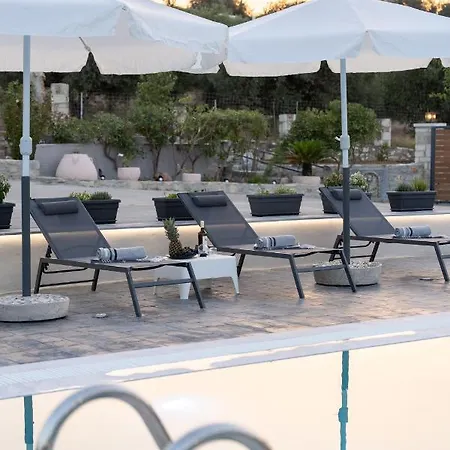 Villa Nontas Ntina With Private Pool & Playground Réthymnon