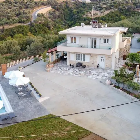 Nontas Ntina With Private Pool & Playground