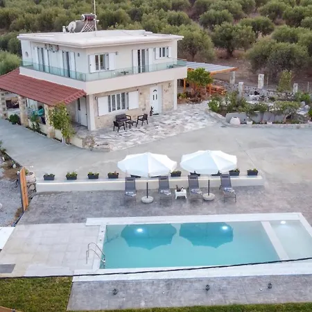 Nontas Ntina With Private Pool & Playground *