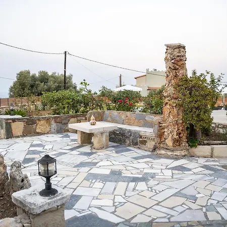 Villa Nontas Ntina With Private Pool & Playground Rethimnon