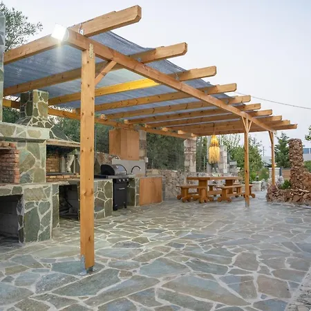 Nontas Ntina With Private Pool & Playground *