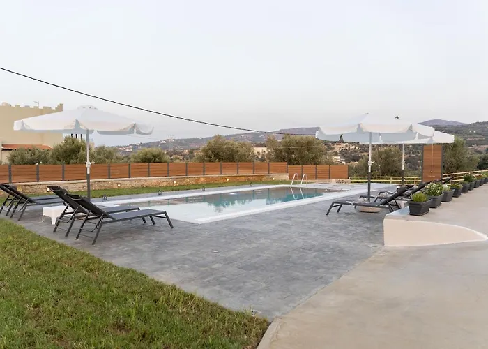 Nontas Ntina With Private Pool & Playground