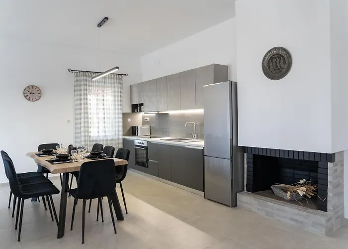 Villa Nontas Ntina With Private Pool & Playground Rethimno