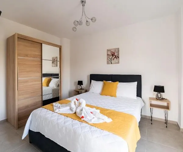 Nontas Ntina With Private Pool & Playground