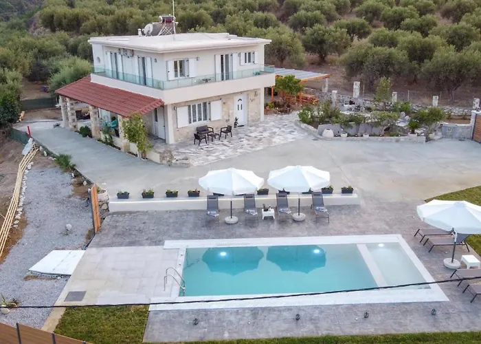 Nontas Ntina With Private Pool & Playground *